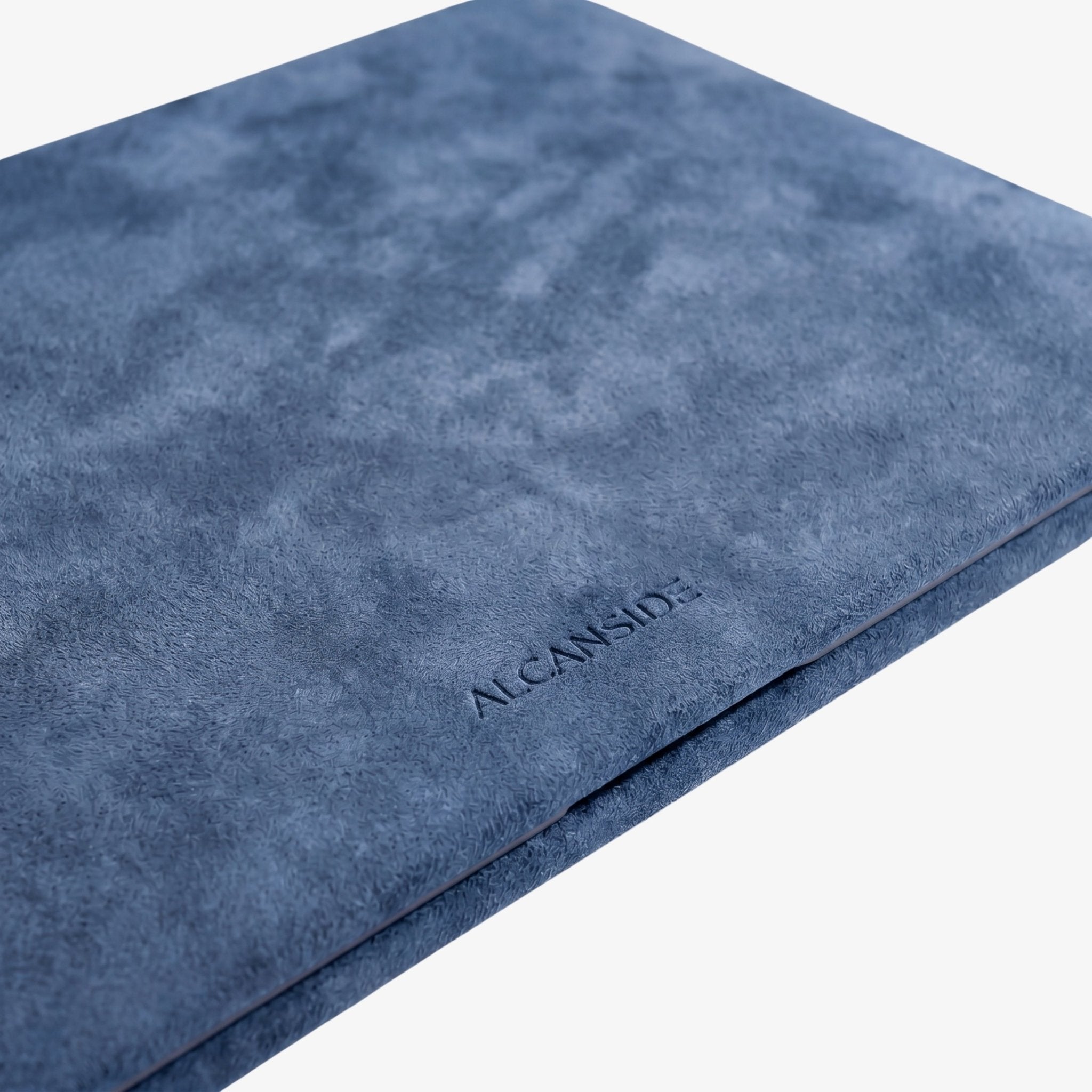 Alcantara MacBook Air Cover - For 13.6 inch (2022 M2 - 2025 M4) - Ocean Blue - Alcanside