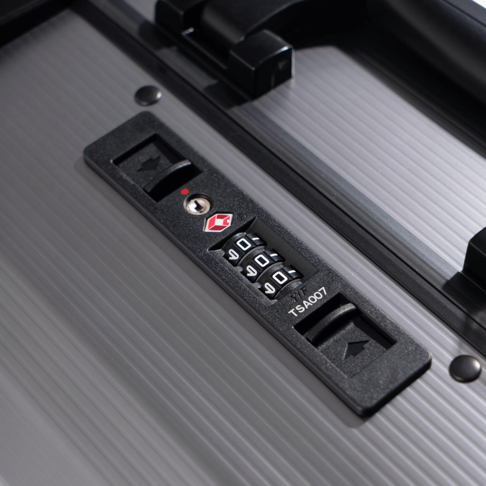 Alcantara Cabin Luggage - Space Grey - Alcanside